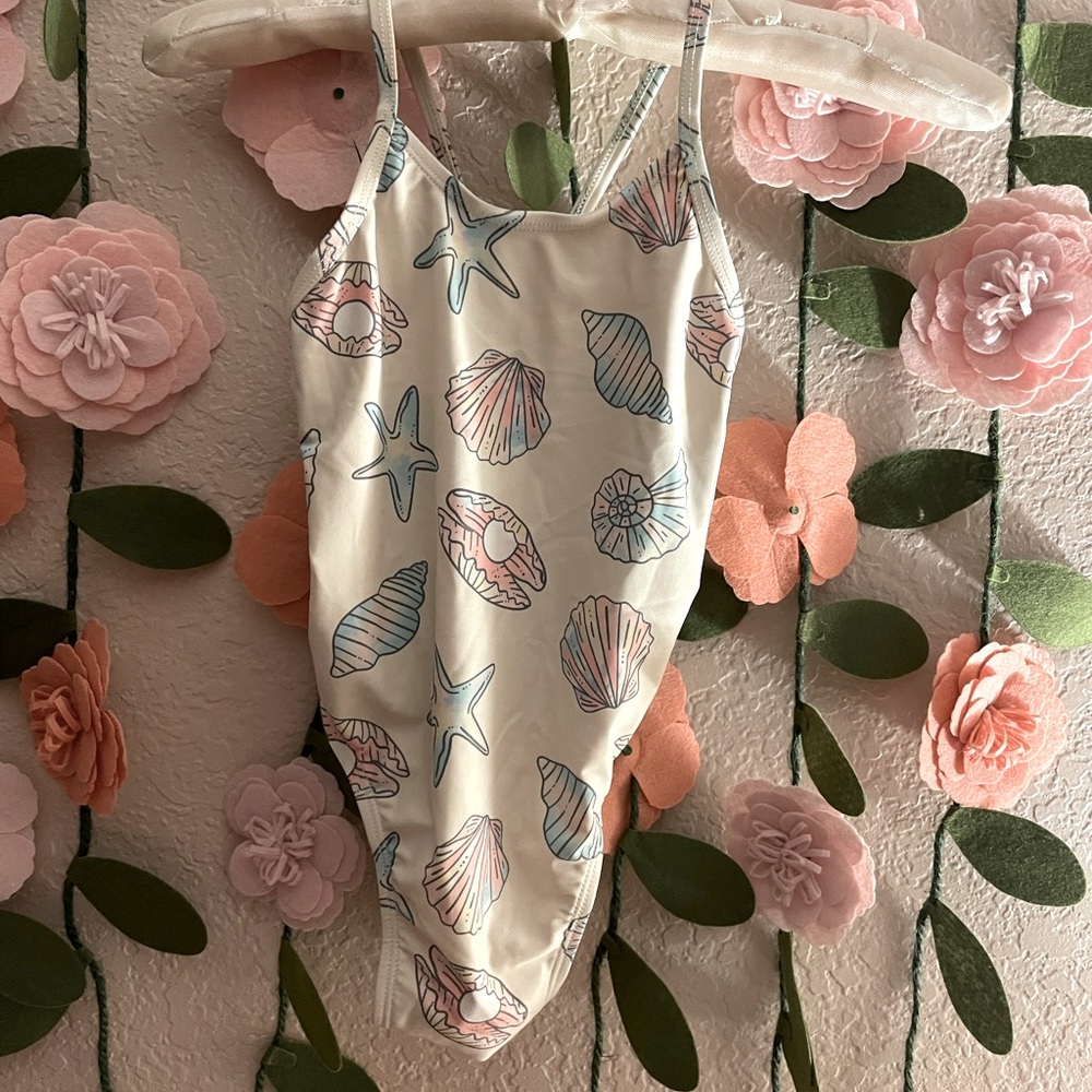 Old Navy bathing suit size 5T